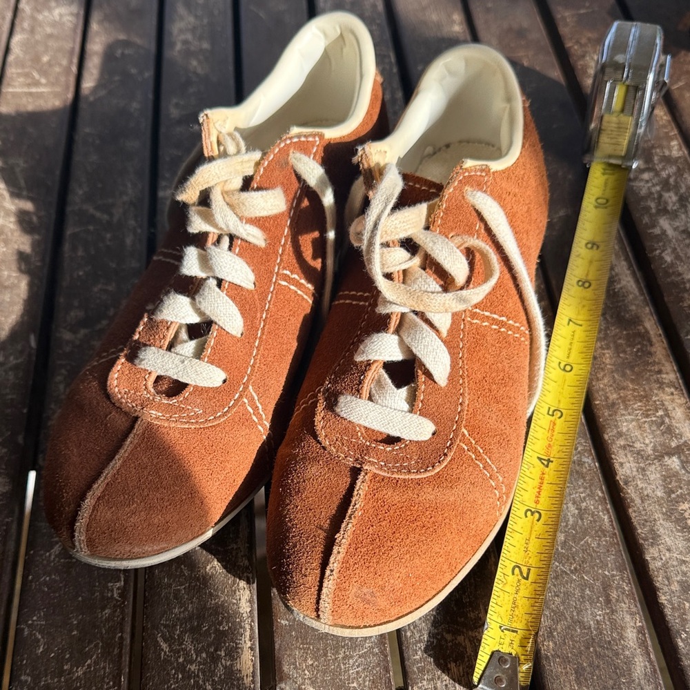 Vintage Brown Suede Women’s Bowling Shoes with White Laces